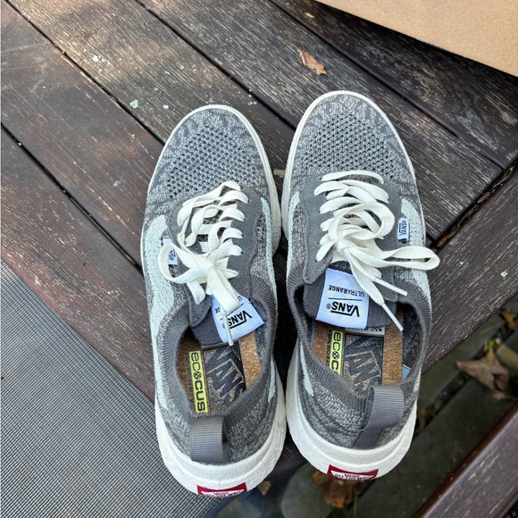 Vans UltraRange Vr3 sneakers size W 8.5 (M7.0) - Picture 4 of 10